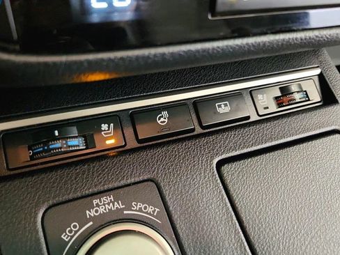 Used 2014 Lexus ES 350 w/ Luxury Package FWD image 22