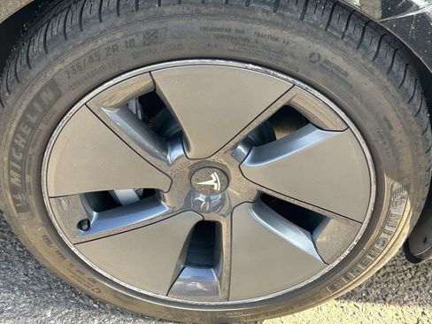 Used 2022 Tesla Model 3 Long Range AWD/4WD image 6