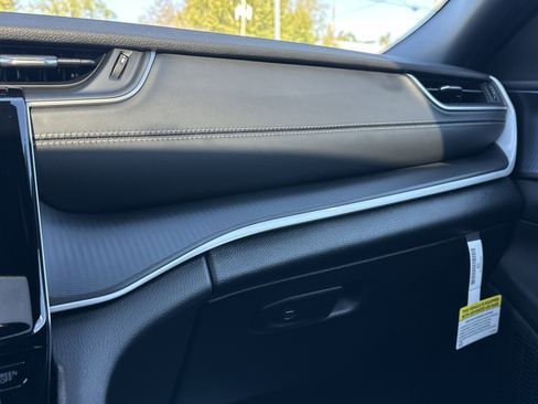 New 2025 Jeep Grand Cherokee L Altitude image 7