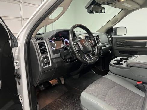 Used 2020 RAM 1500 Classic SLT w/ Luxury Group AWD/4WD image 17