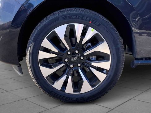 New 2026 Ford Expedition Platinum w/ Driver's Package image 8