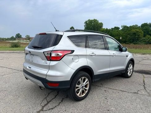 Used 2018 Ford Escape SE AWD/4WD image 5