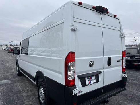 Used 2025 RAM ProMaster 3500 w/ Crew Van Package image 5