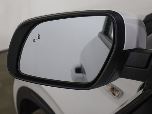 Certified 2024 Hyundai Venue SEL FWD image 31