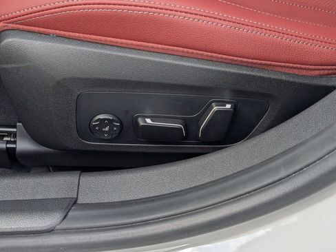 Used 2025 BMW 330i xDrive Sedan w/ Premium Package image 15