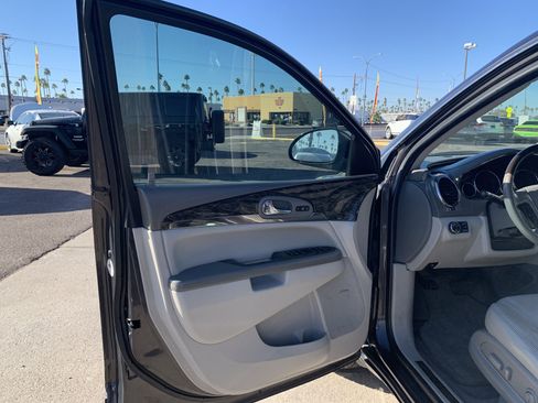 Used 2014 Buick Enclave Leather w/ Trailering Provision Package image 9