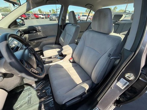 Used 2017 Honda Accord LX image 9