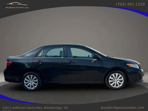 Used 2013 Toyota Corolla LE FWD image 3