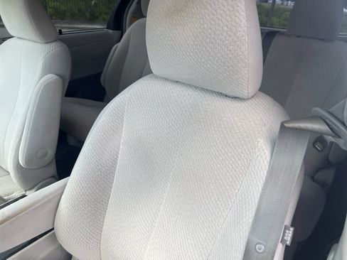Used 2012 Toyota Sienna LE FWD image 5