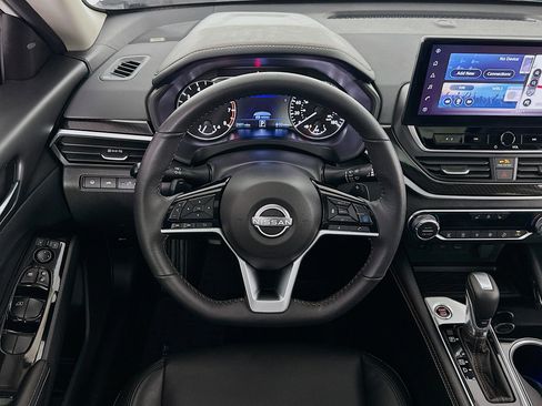 Used 2024 Nissan Altima 2.0 SR image 23