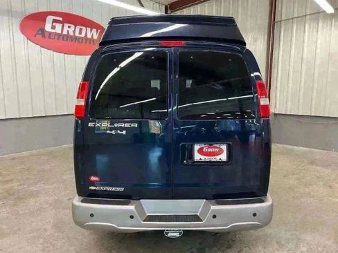 Used 2017 Chevrolet Express 2500 image 12