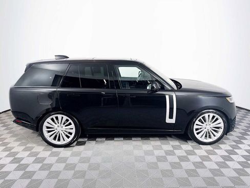 Used 2023 Land Rover Range Rover First Edition image 4