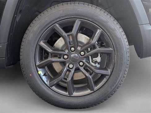 New 2025 Jeep Grand Cherokee L Limited image 9