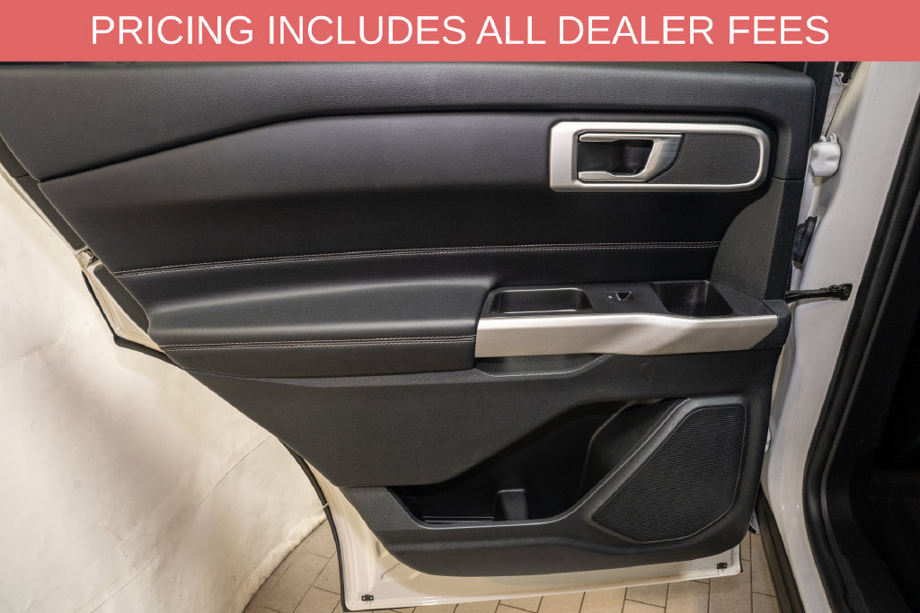Used 2022 Ford Explorer XLT w/ Equipment Group 202A RWD image 10