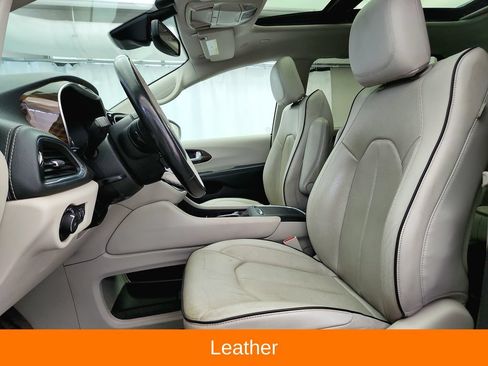 Used 2021 Chrysler Pacifica Limited w/ Premium & Safety Sphere Group AWD/4WD image 11