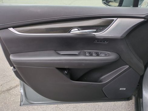 Certified 2023 Cadillac XT6 Sport w/ Technology Package AWD/4WD image 12