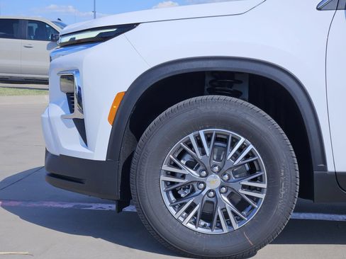 New 2027 Chevrolet Traverse LT FWD image 11