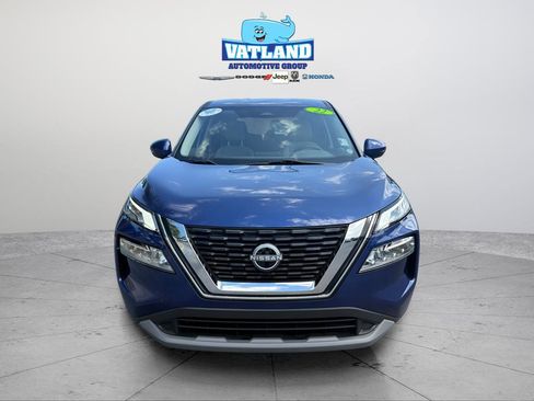 Used 2022 Nissan Rogue SV FWD image 8