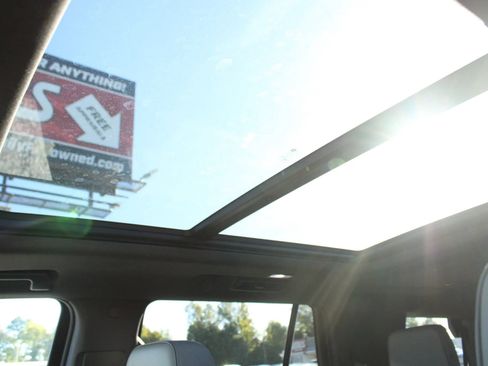 Used 2023 GMC Yukon SLT image 19