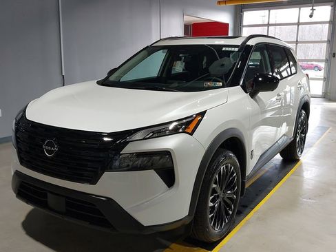 New 2026 Nissan Rogue SV AWD/4WD image 17