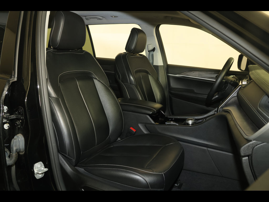 Used 2022 Jeep Grand Cherokee L Limited AWD/4WD image 33