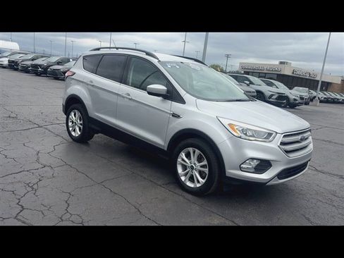 Used 2018 Ford Escape SEL AWD/4WD image 2