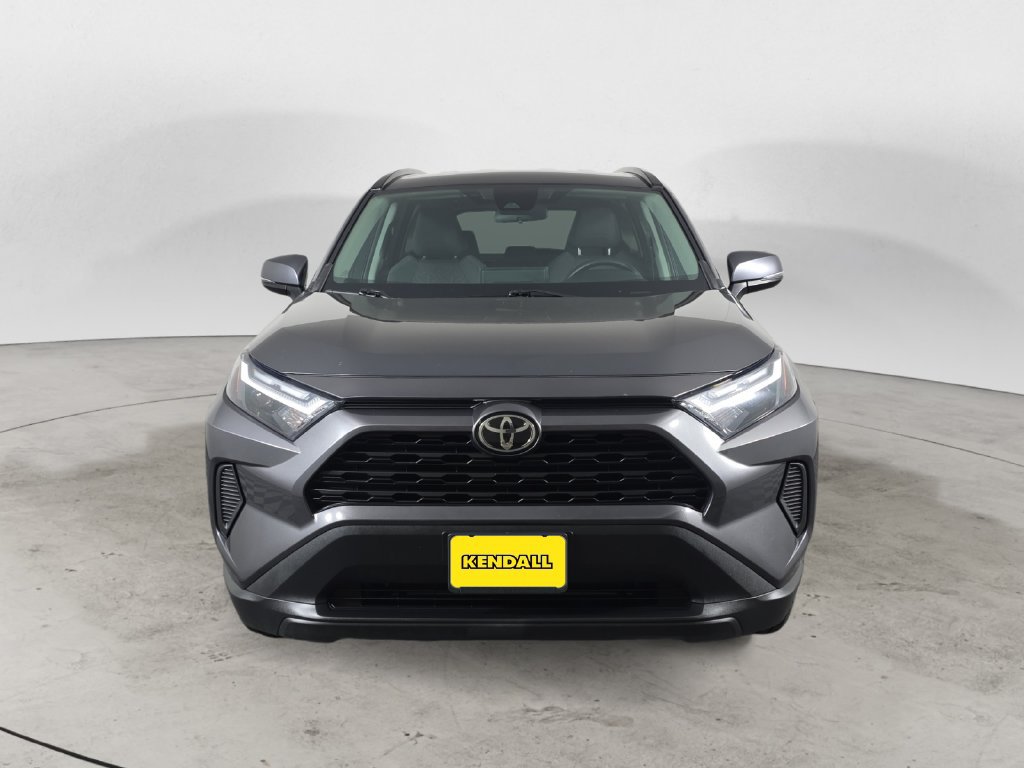 Used 2024 Toyota RAV4 XLE AWD/4WD image 2