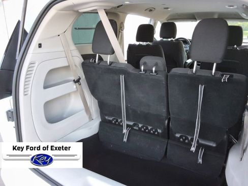 Used 2023 Chrysler Voyager LX FWD image 17