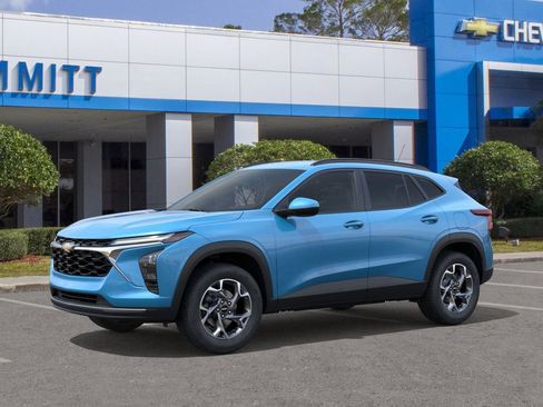 New 2026 Chevrolet Trax LT w/ Driver Confidence Package image 2