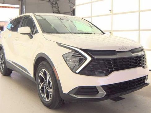 Used 2024 Kia Sportage LX image 4