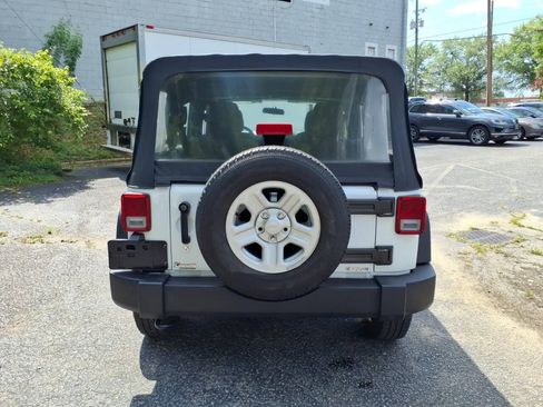 Used 2017 Jeep Wrangler Unlimited Sport w/ Connectivity Group AWD/4WD image 21