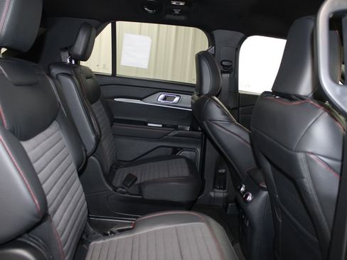 New 2026 Ford Explorer ST-Line w/ ST-Line Street Pack image 30