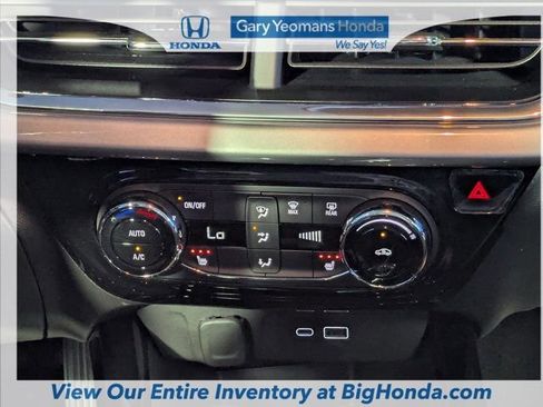 Used 2025 Chevrolet Trax LT w/ Driver Confidence Package image 19