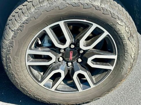 Used 2025 GMC Sierra 1500 AT4 w/ AT4 Premium Package AWD/4WD image 29
