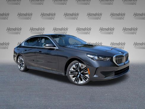 Used 2026 BMW 530i xDrive w/ Premium Package AWD/4WD image 2