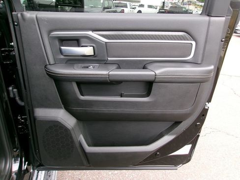Certified 2025 RAM 2500 Big Horn AWD/4WD image 9