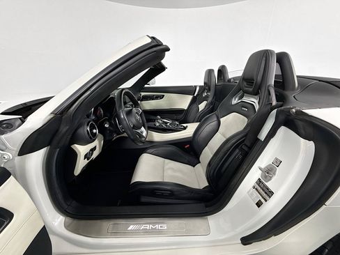 Used 2018 Mercedes-Benz AMG GT Roadster image 11