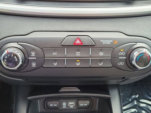 Used 2020 Kia Sorento FWD V6 image 28