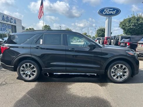 New 2026 Ford Explorer Active w/ Active Comfort Package AWD/4WD image 8
