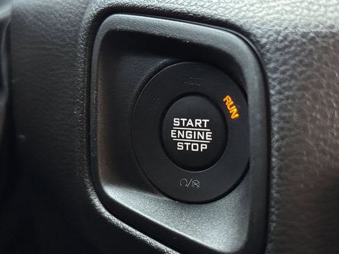 Used 2025 Jeep Gladiator Sport AWD/4WD image 33