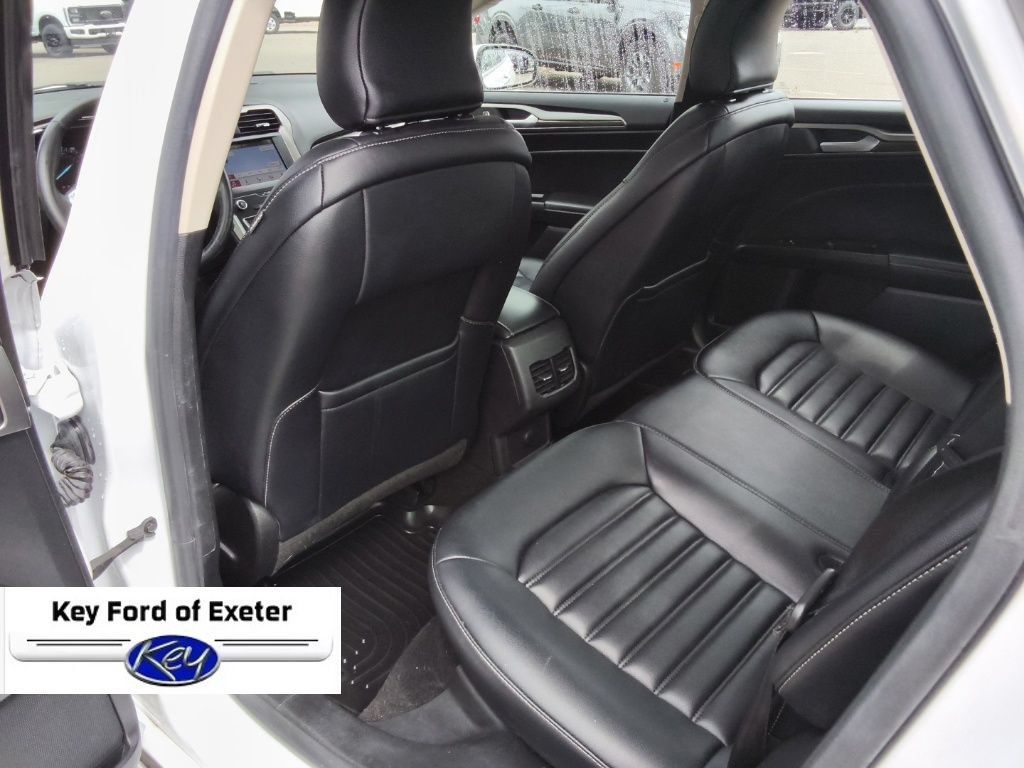 Used 2019 Ford Fusion SEL FWD image 16