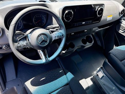 New 2025 Mercedes-Benz Sprinter 2500 image 9