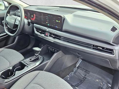 Used 2025 Kia K4 FWD image 20