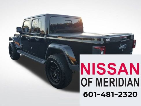 Used 2020 Jeep Gladiator Overland image 3