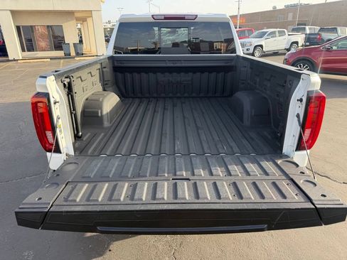 Used 2021 GMC Sierra 1500 SLT AWD/4WD image 18