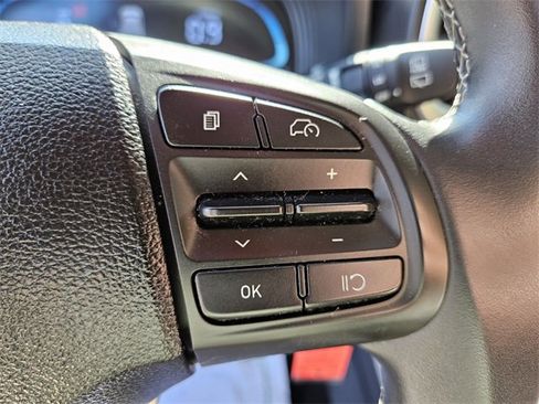 Used 2023 Hyundai Venue SEL image 26