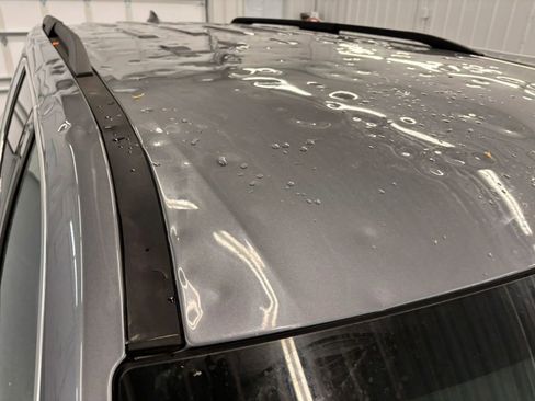 Used 2019 Chevrolet Traverse LT FWD image 28