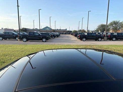 Used 2023 Nissan Maxima SR w/ Sport Mat Group FWD image 4