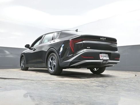 Used 2025 Kia K4 LXS image 49