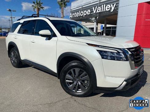 Certified 2024 Nissan Pathfinder SV image 1